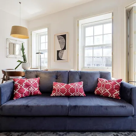 Boutique Rentals- The Ribeira***** Great Views * Porto