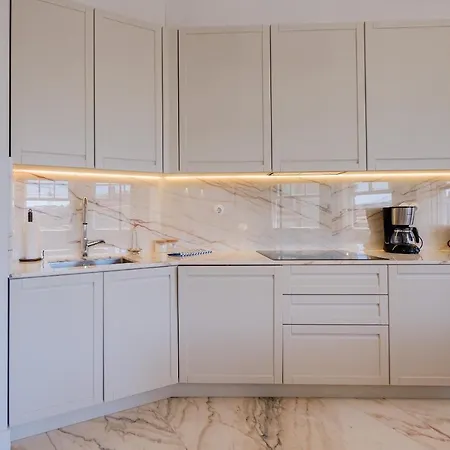 Boutique Rentals- The Ribeira***** Great Views * Porto