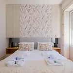 Boutique Rentals- The Ribeira***** Great Views 아파트 포르투