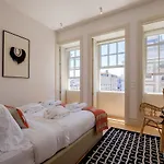 Boutique Rentals- The Ribeira***** Great Views 아파트 포르투