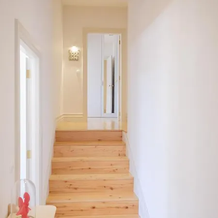 Boutique Rentals- The Ribeira***** Great Views * Oporto