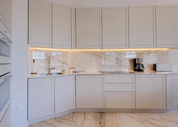 Boutique Rentals- The Ribeira***** Great Views * Oporto